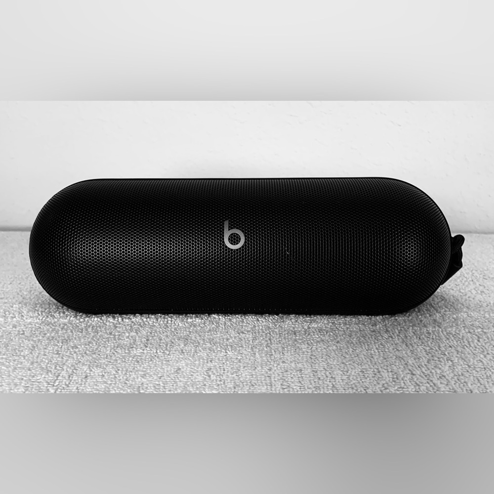 Beats by Dr. Dre Pill  
Portable Bluetooth Speaker~Matte Black *A3211 - Picture 2 of 13